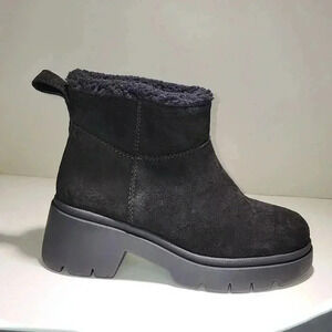 Steve Madden woman's boots nwob
